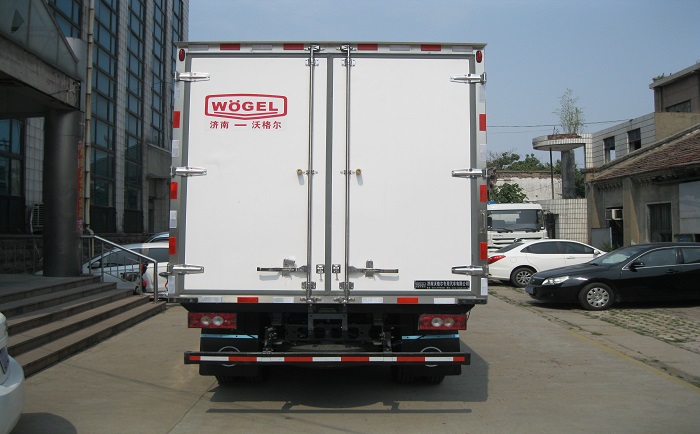 小型冷藏车，奥铃M4冷藏车（康明斯2.8）