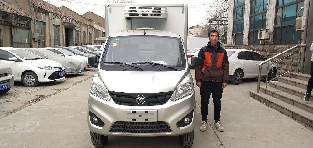 【河北邯郸】恭喜邯郸丁经理顺利提祥菱V1小型冷藏车一台。
