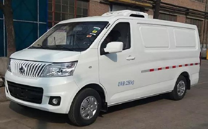 【国六车型】长安睿行M80面包冷藏车