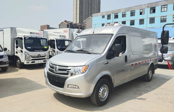 【国五车型】东风御风面包冷藏车