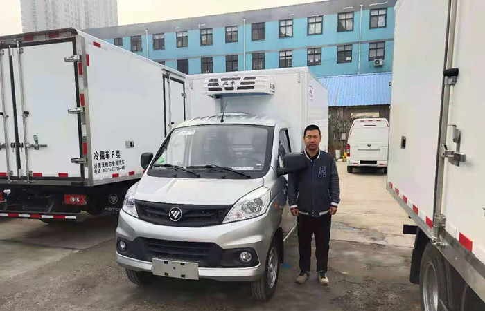 【江西赣州】恭喜刘经理提福田祥菱V1小型冷藏车！