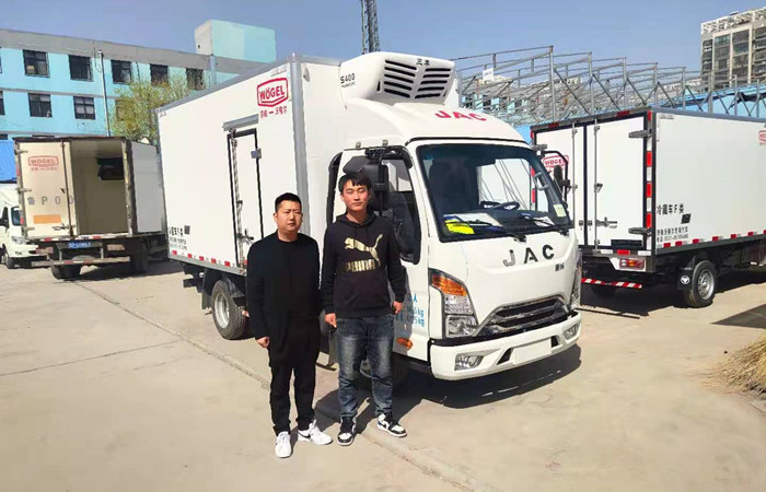 【河南漯河】恭喜王经理提江淮康铃J3小型冷藏车！