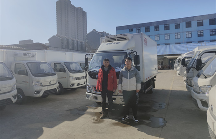 【山东德州】恭喜李经理提福田奥铃捷运2800小型冷藏车！